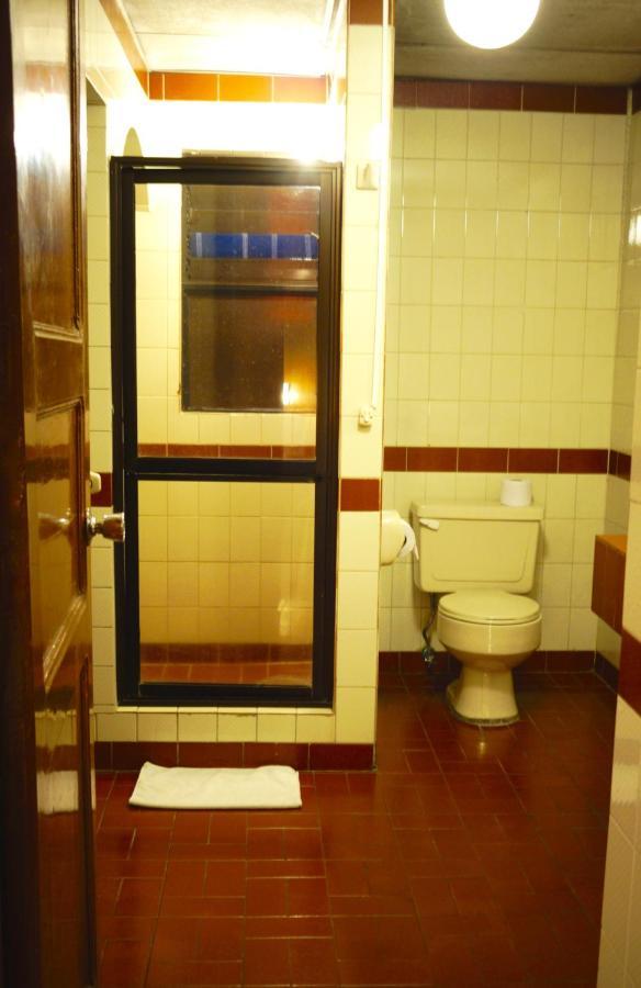 Hotel Ambassador كويتو المظهر الخارجي الصورة