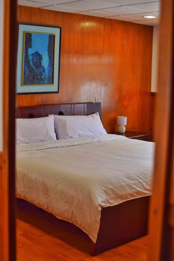 Hotel Ambassador كويتو المظهر الخارجي الصورة