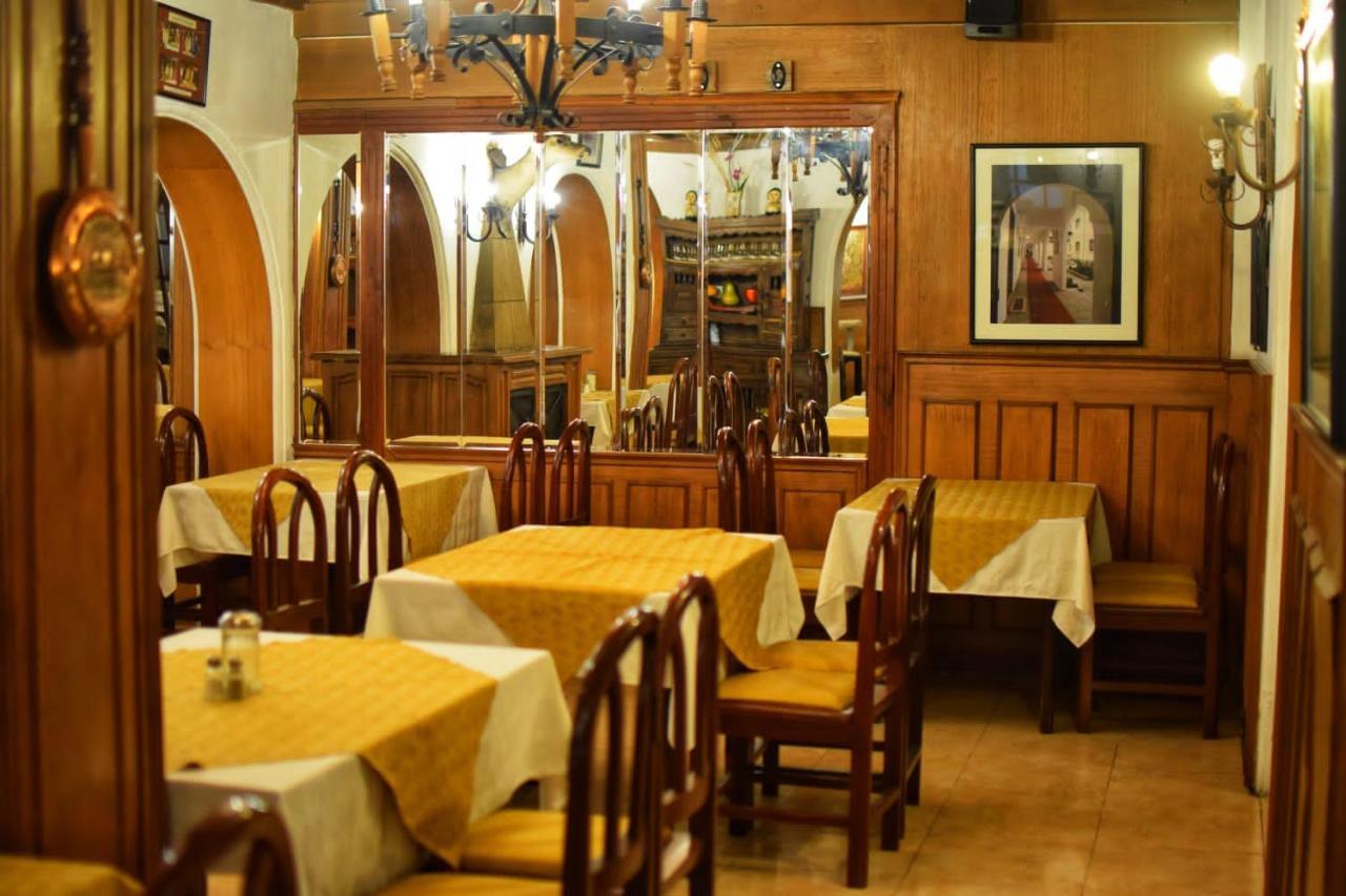 Hotel Ambassador كويتو المظهر الخارجي الصورة
