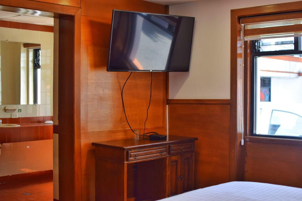 Hotel Ambassador كويتو المظهر الخارجي الصورة