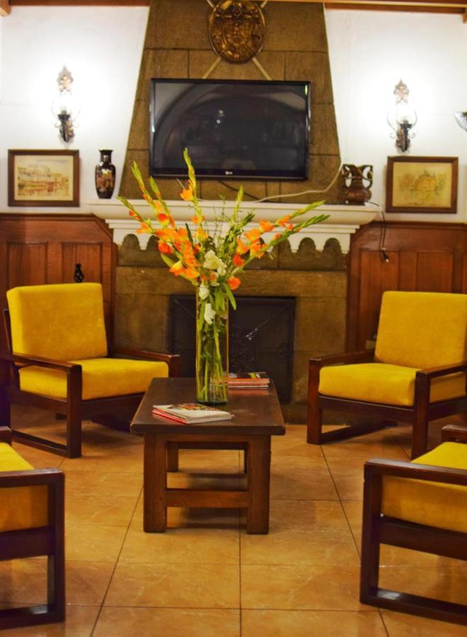 Hotel Ambassador كويتو المظهر الخارجي الصورة