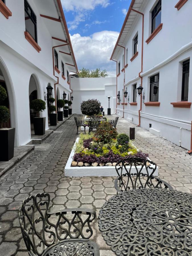 Hotel Ambassador كويتو المظهر الخارجي الصورة